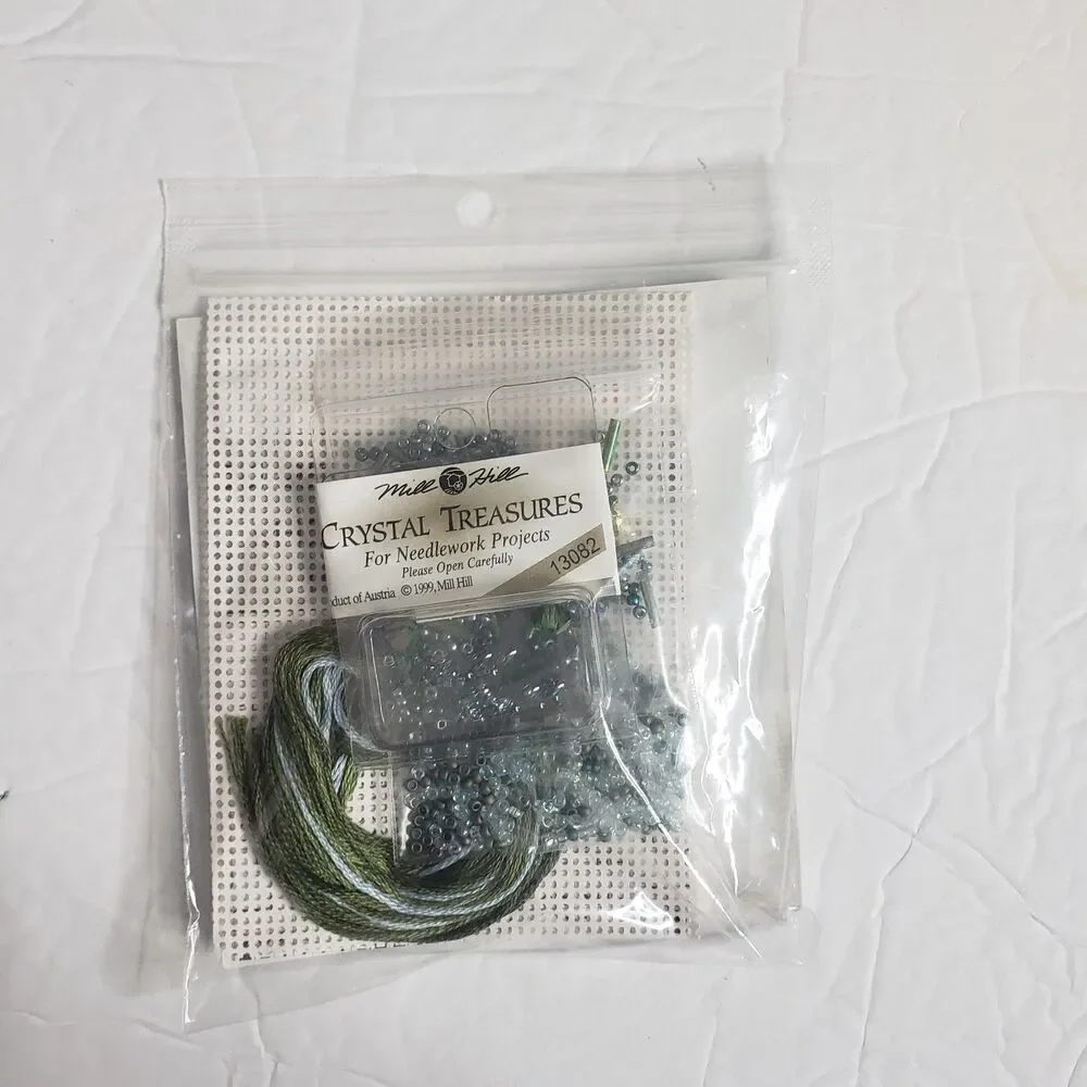 MILL HILL Willow Dragonfly Pin MHDF6 Counted Glass Bead Cross Stitch Kit NEW